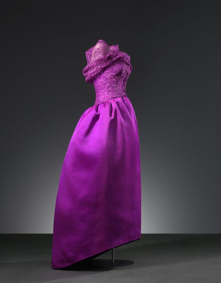 <b>Balenciaga</b>