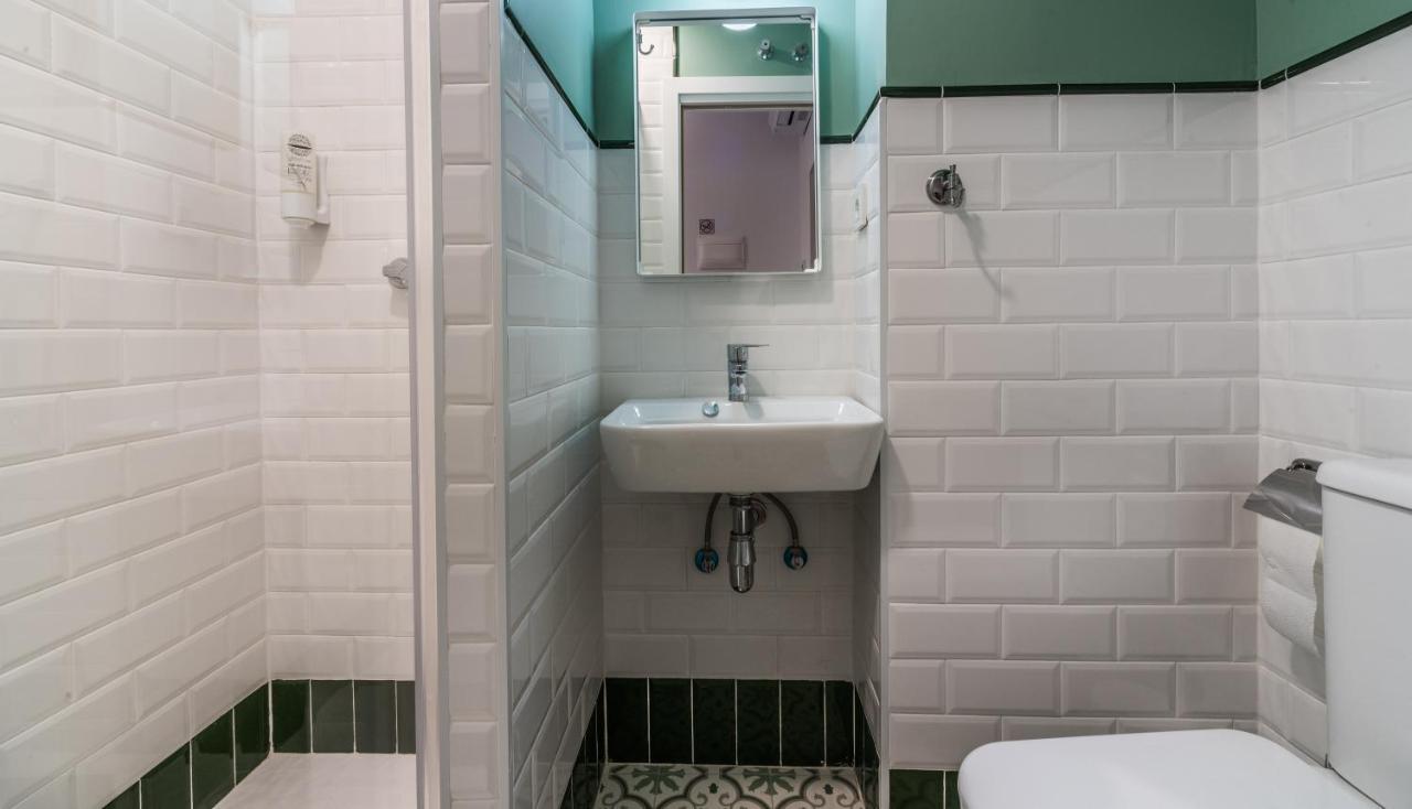 Double Room Private Bathroom