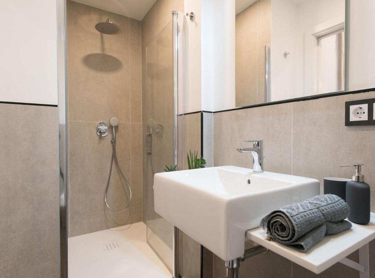 Apartment with City View,1079878630:JPEG
