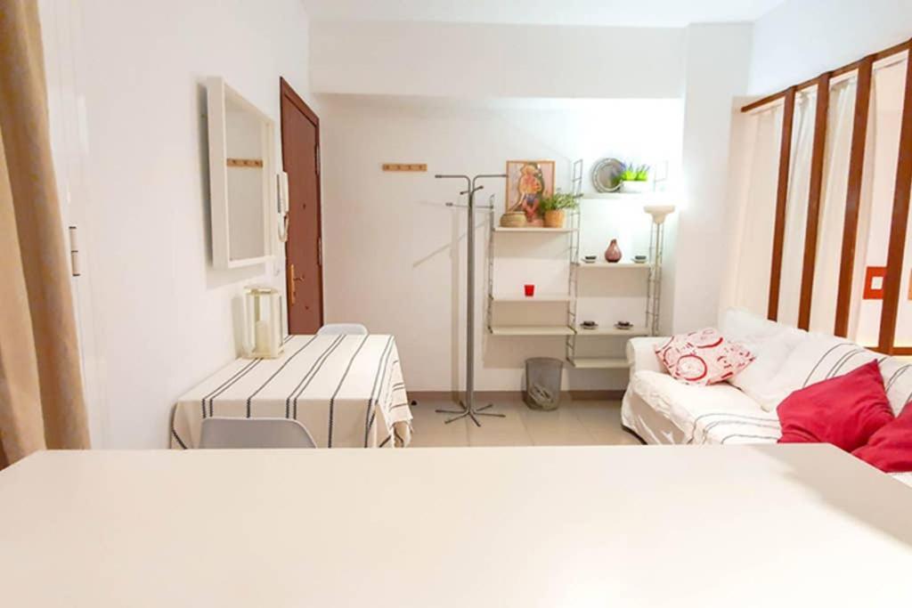 One-Bedroom Apartment,1081112635:JPEG