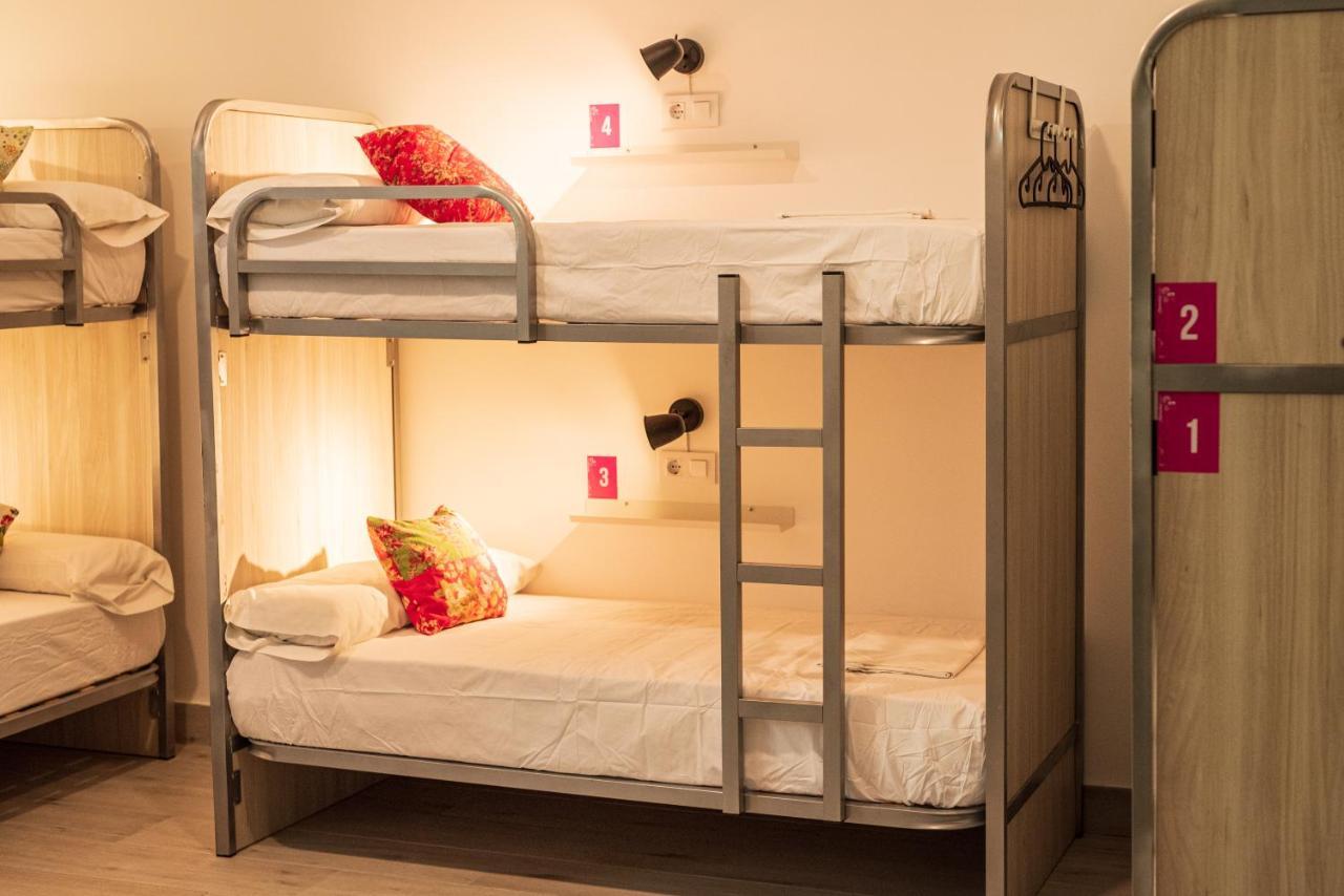Bed 8-Bed Mixed Dormitory Room
