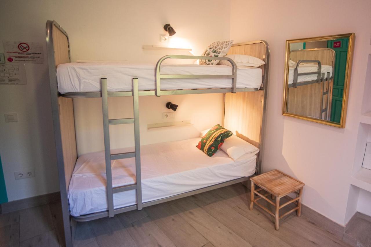 Bed 4-Bed Mixed Dormitory Room