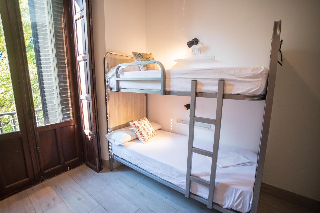 Bed 4-Bed Mixed Dormitory Room