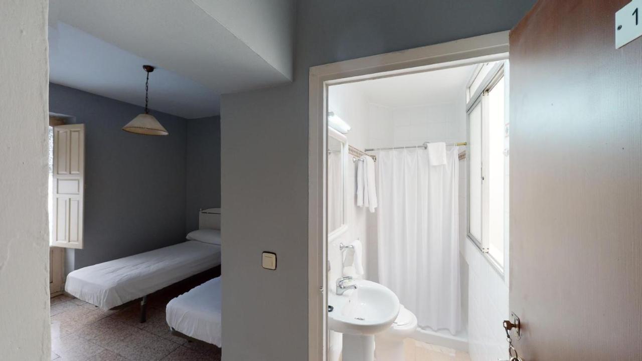 Twin Room with Private Bathroom,1169368279:JPEG