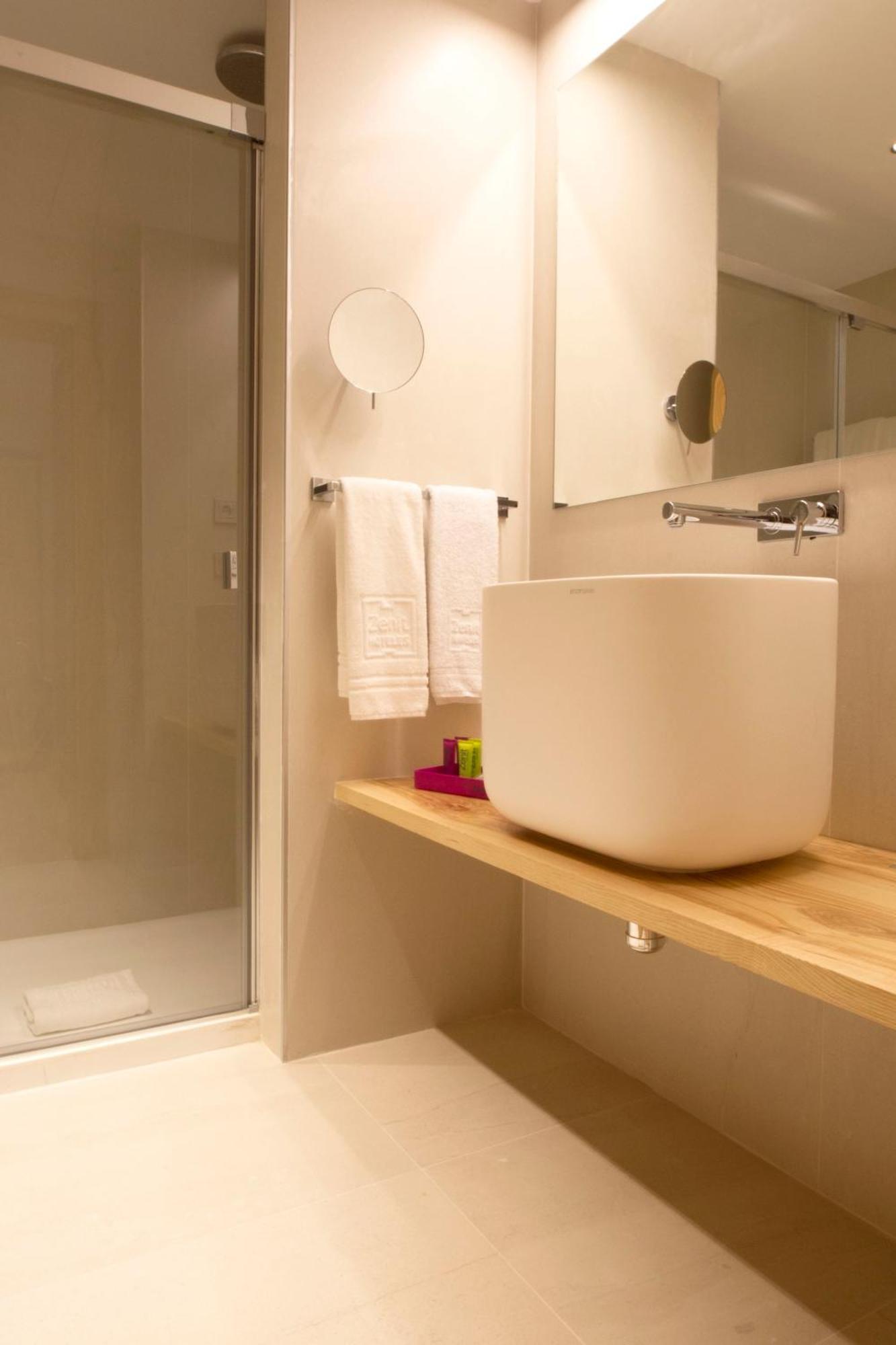 Premium Quadruple Room,1207677856:JPEG