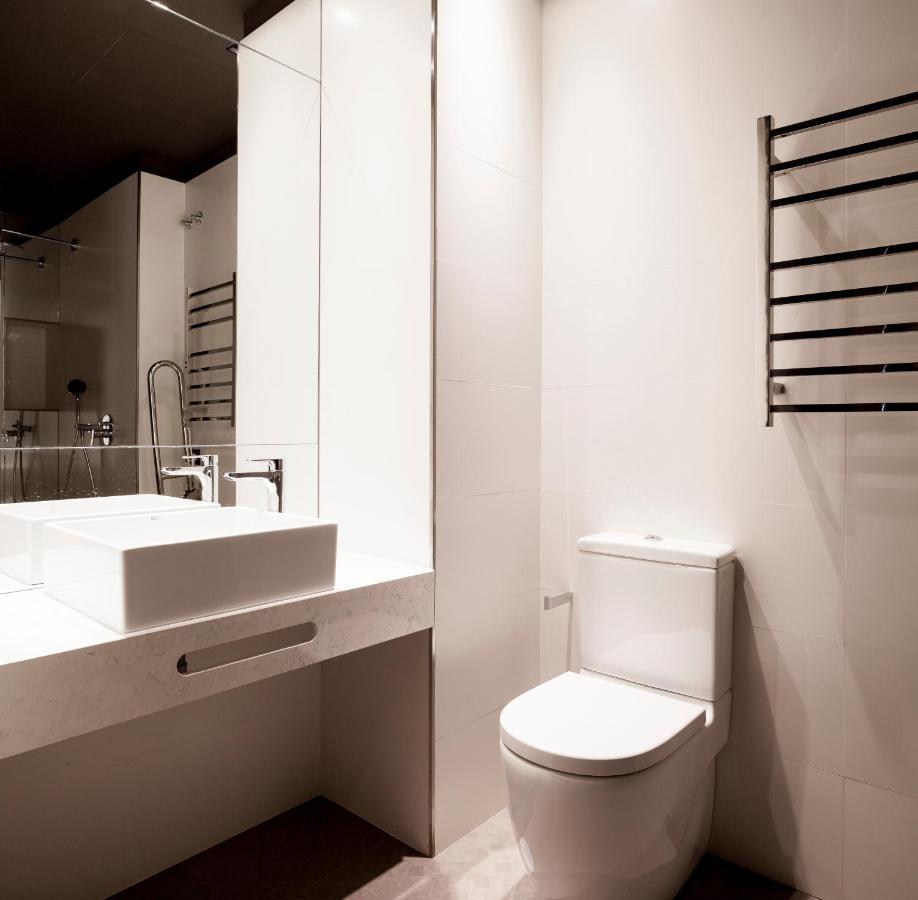Superior One-Bedroom Apartment