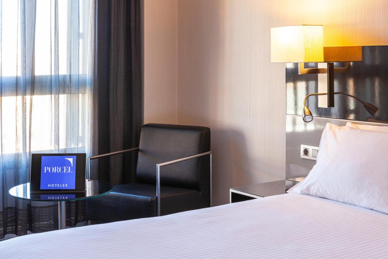 Twin Room,1381640804:JPEG