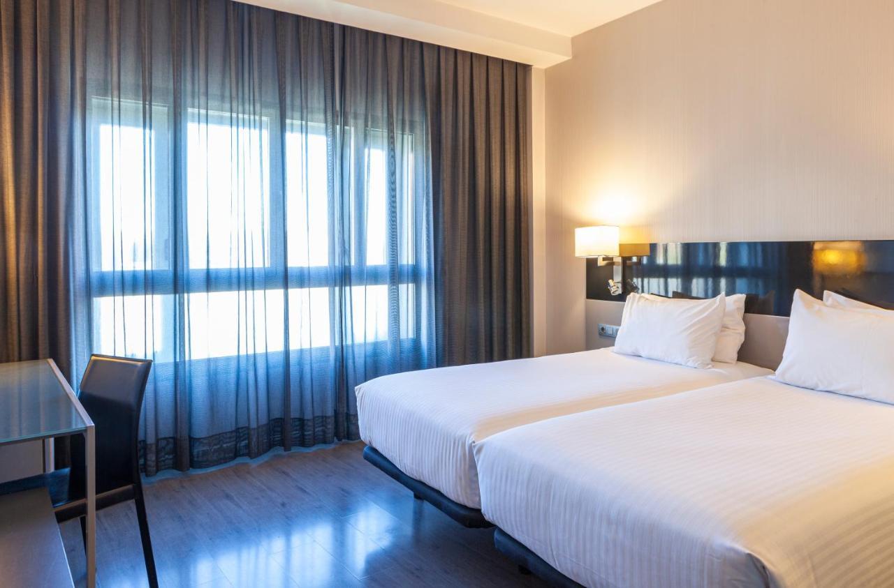 Twin Room,1381688711:JPEG