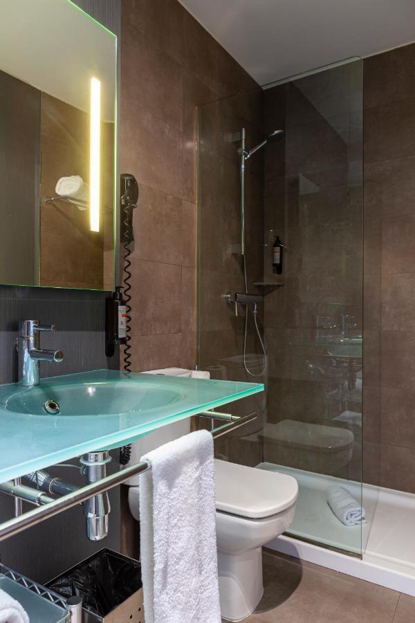 Junior Suite,1587498724:JPEG