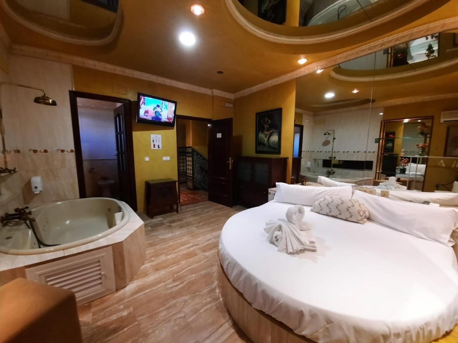 King Suite Spa Bath,1519937215:JPEG