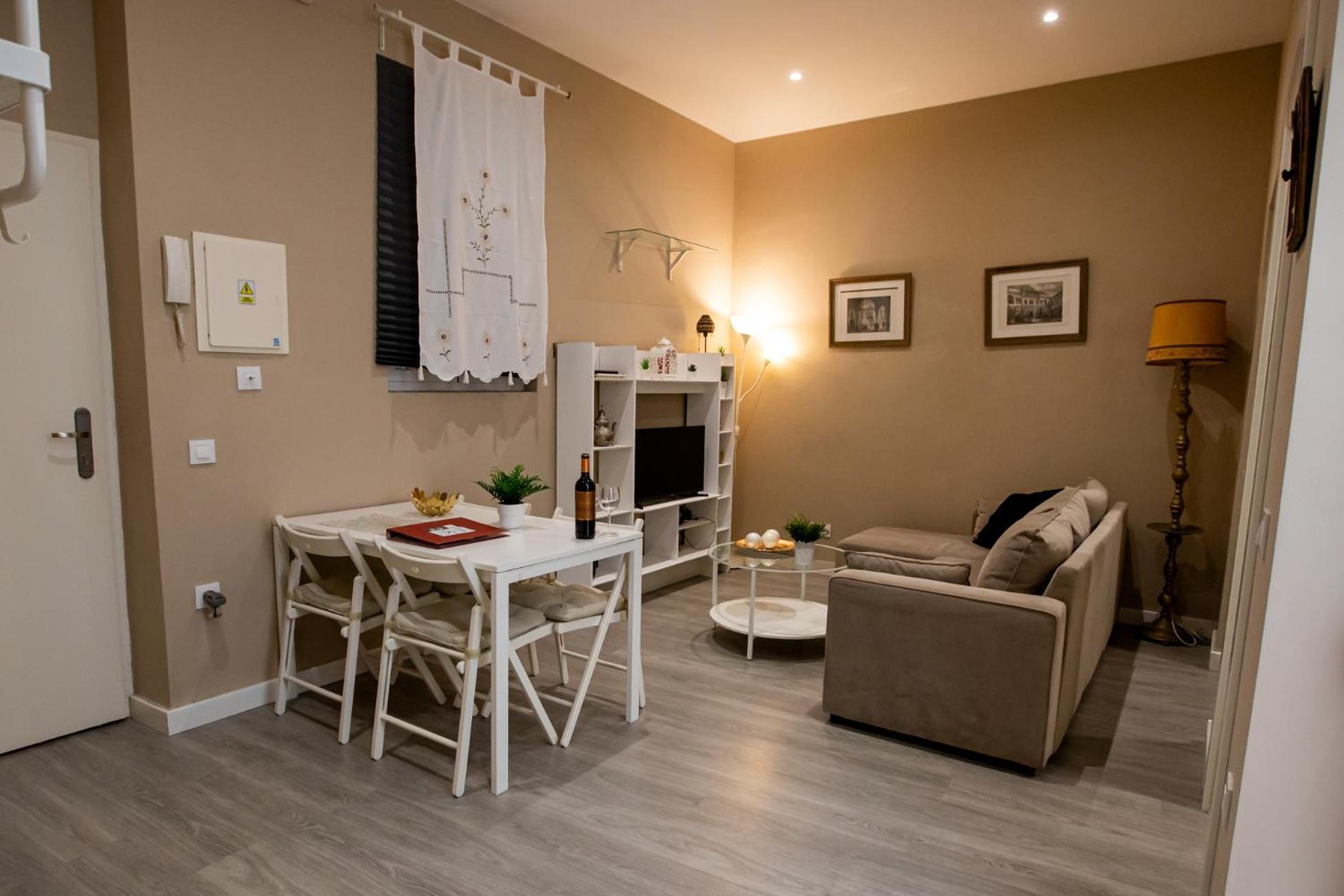 Two-Bedroom Apartment two bathrooms ground floor access to a shared terrace,1555024735:JPEG