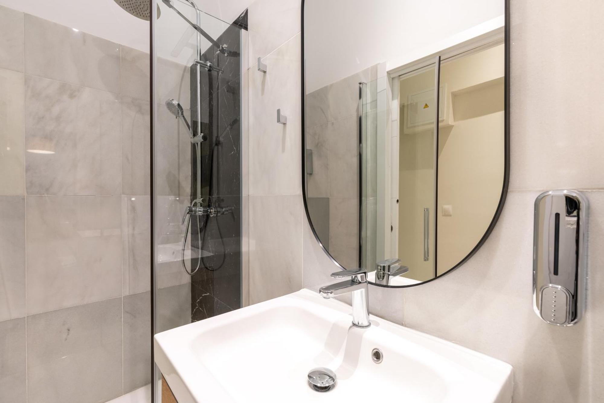 Single Room Private Bathroom