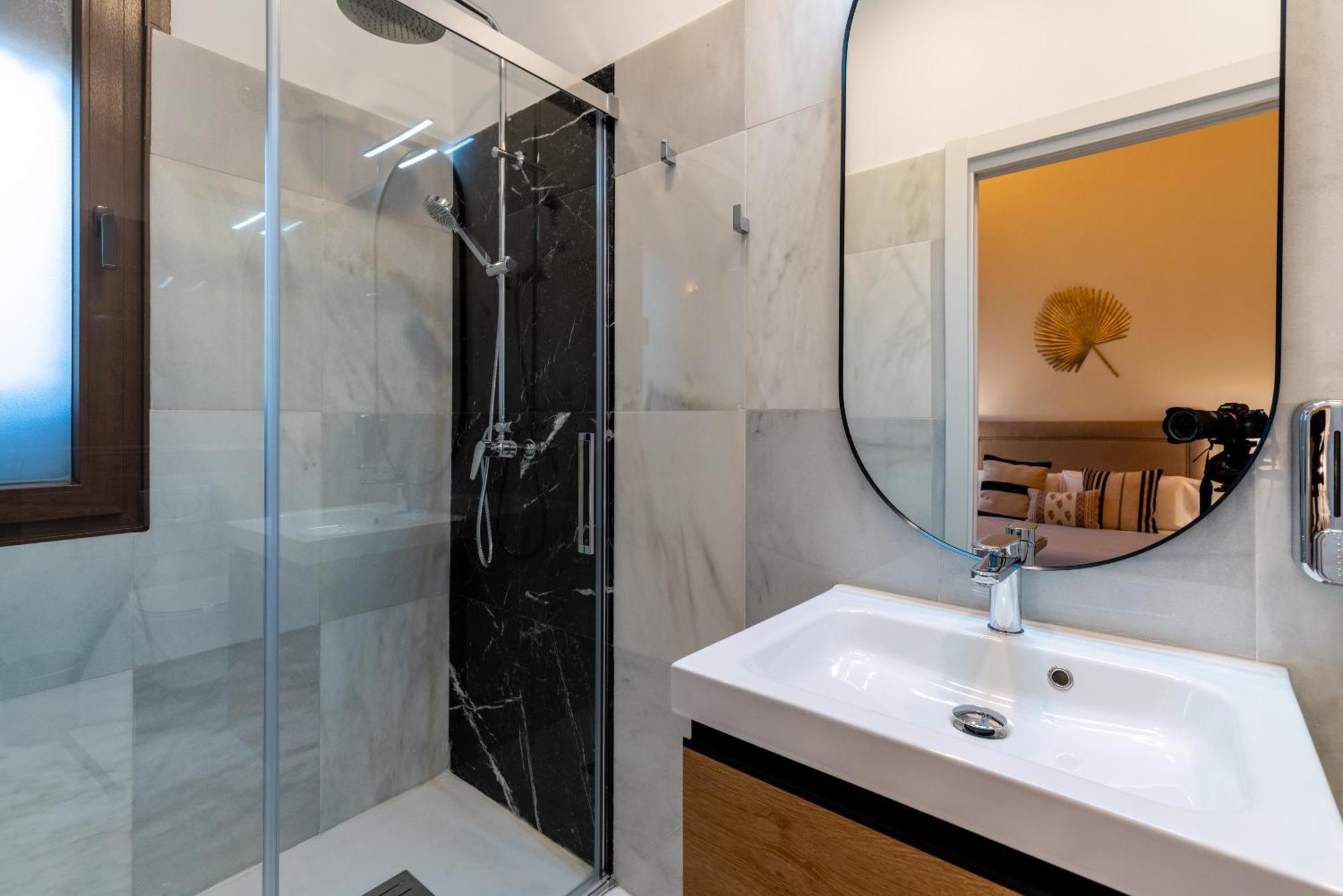 Double or Twin Room Private Bathroom