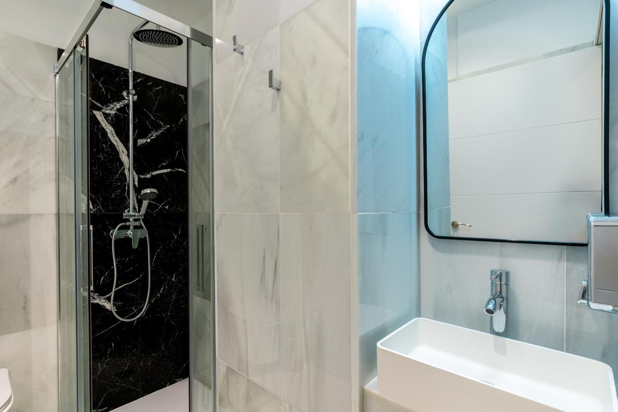 Double or Twin Room Private Bathroom