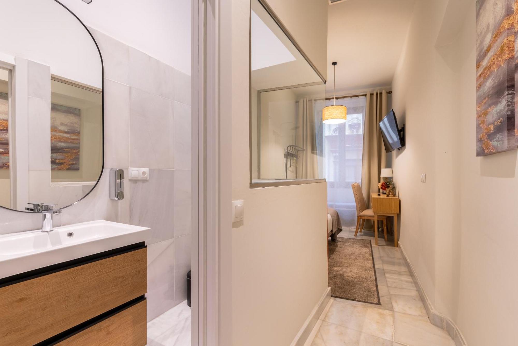 Single Room Private Bathroom