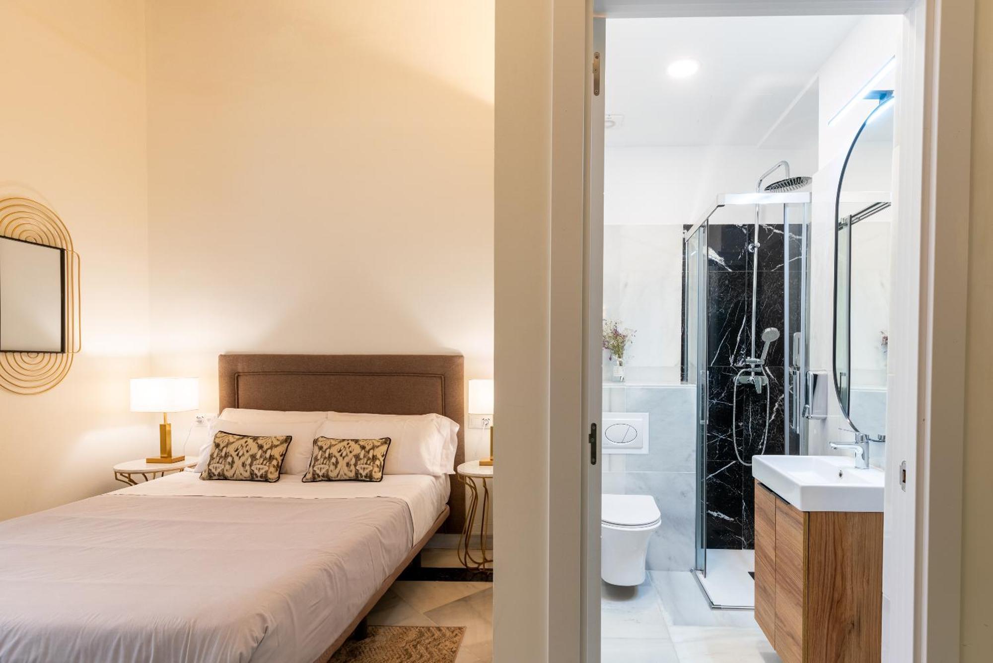 Double or Twin Room Private Bathroom