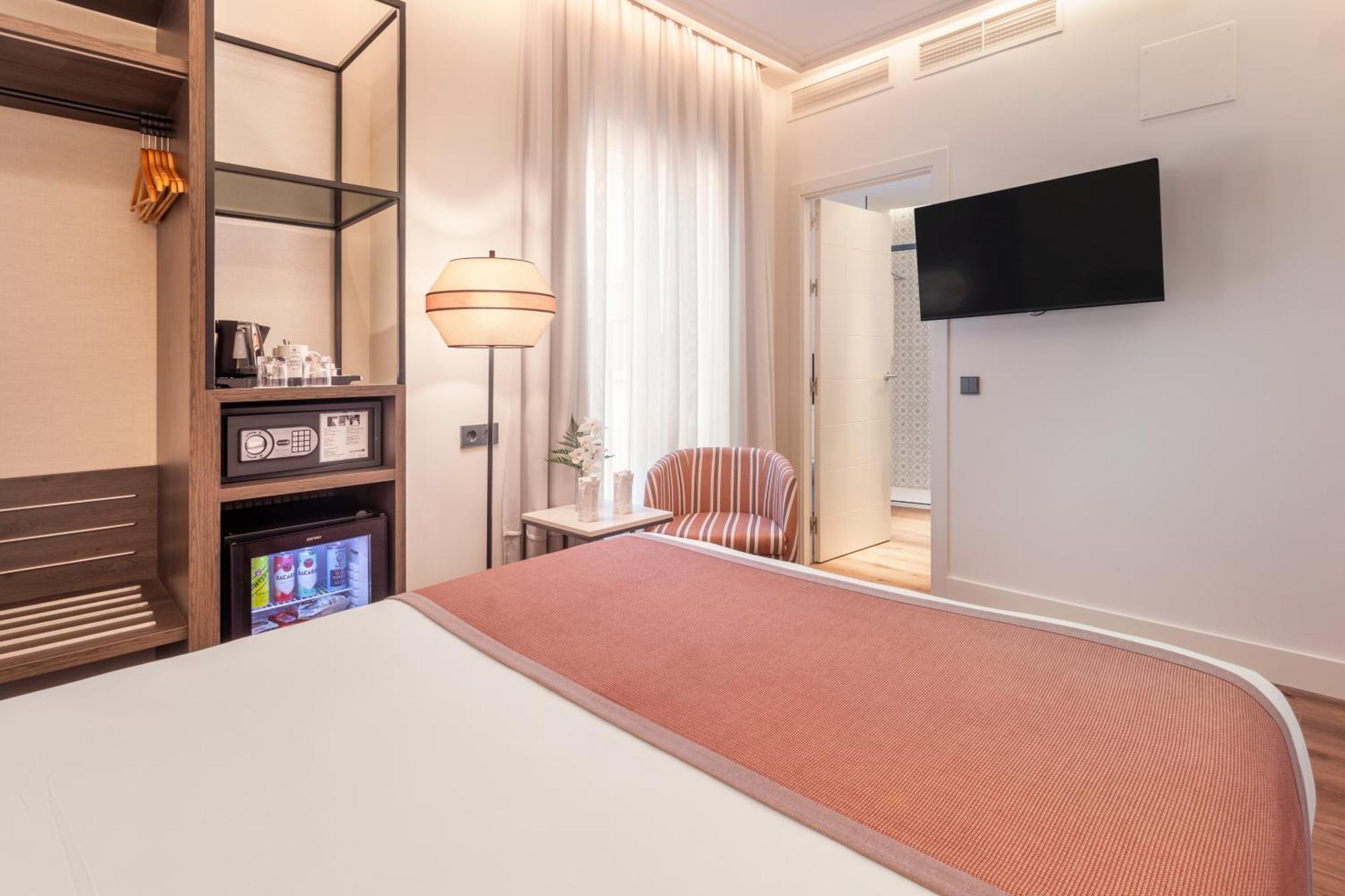 Single Room,1586112929:JPEG