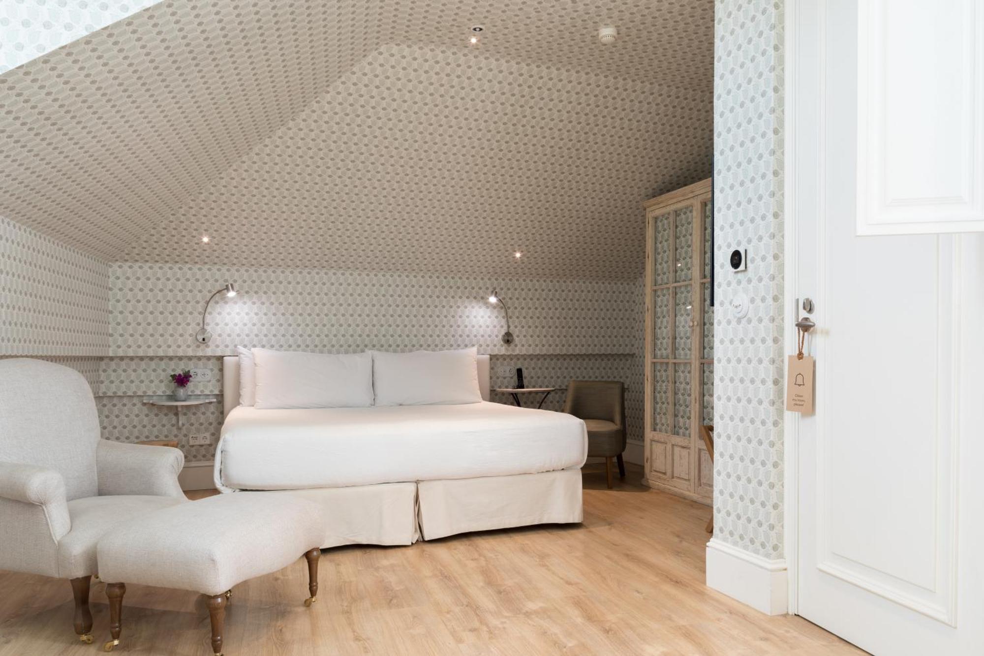 Superior Double Room,1588549349:JPEG