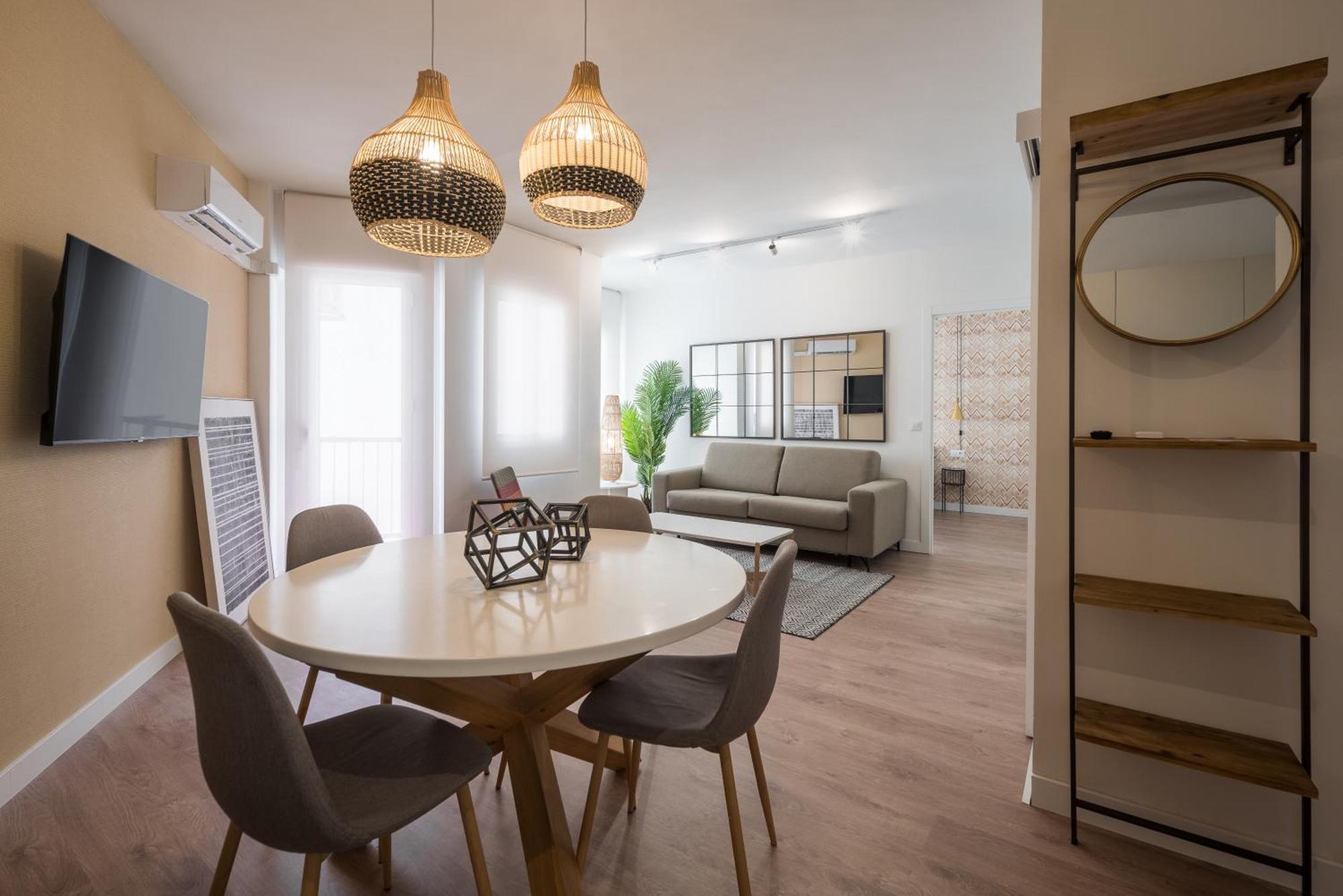 Apartamento de 1 Quarto com Varanda