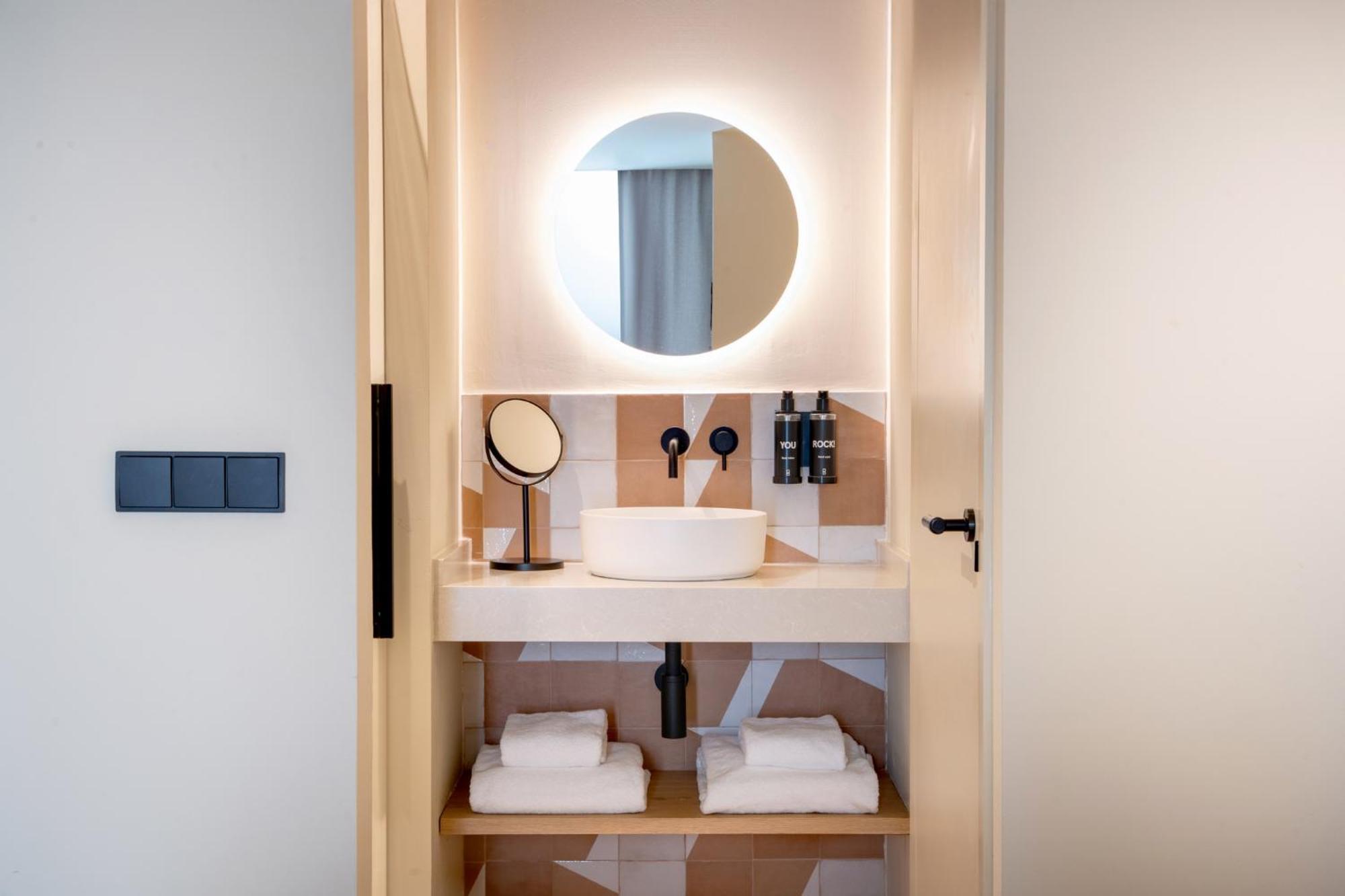 Boutique Room