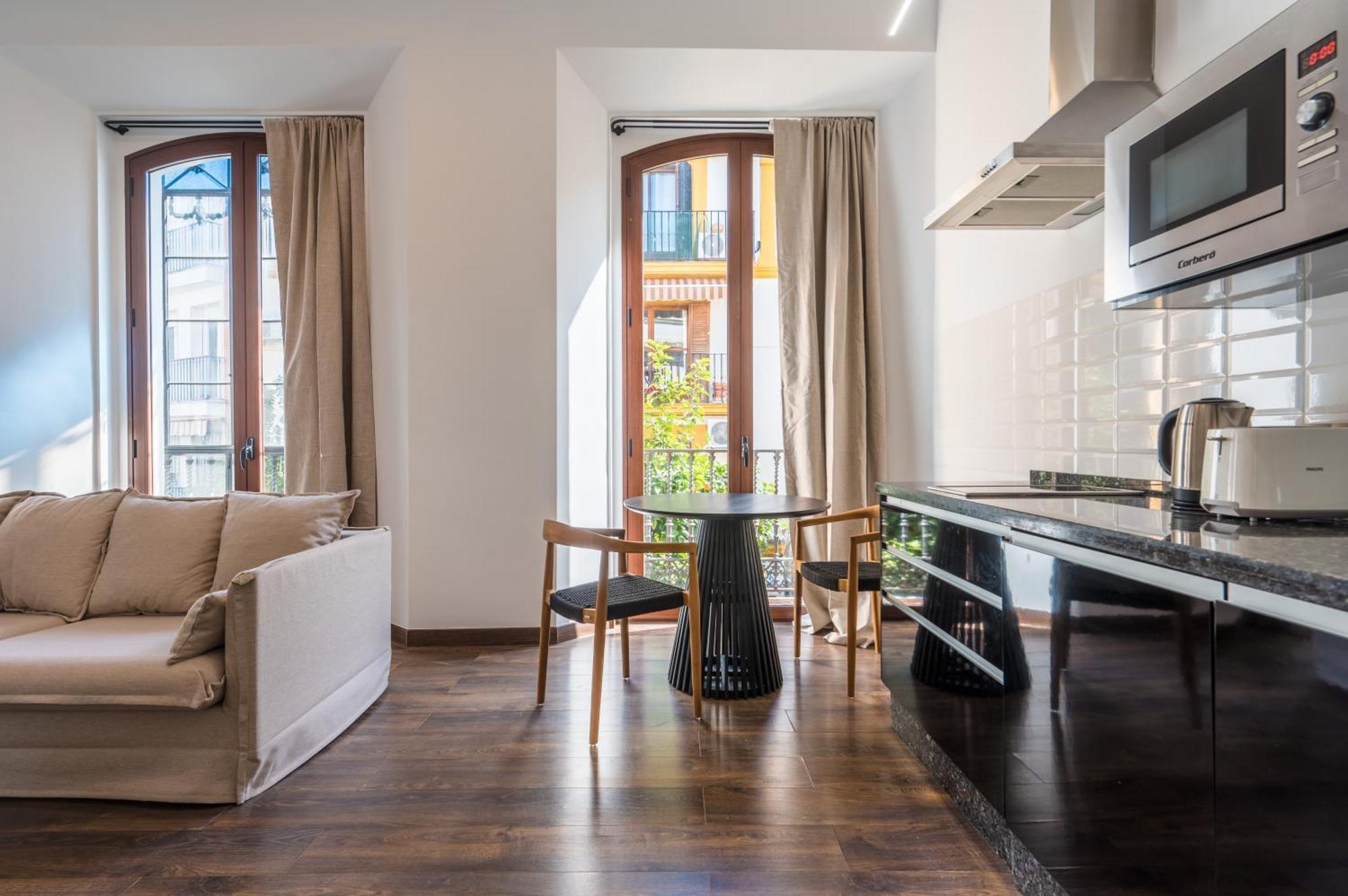 Apartamento de 1 dormitorio con balcón