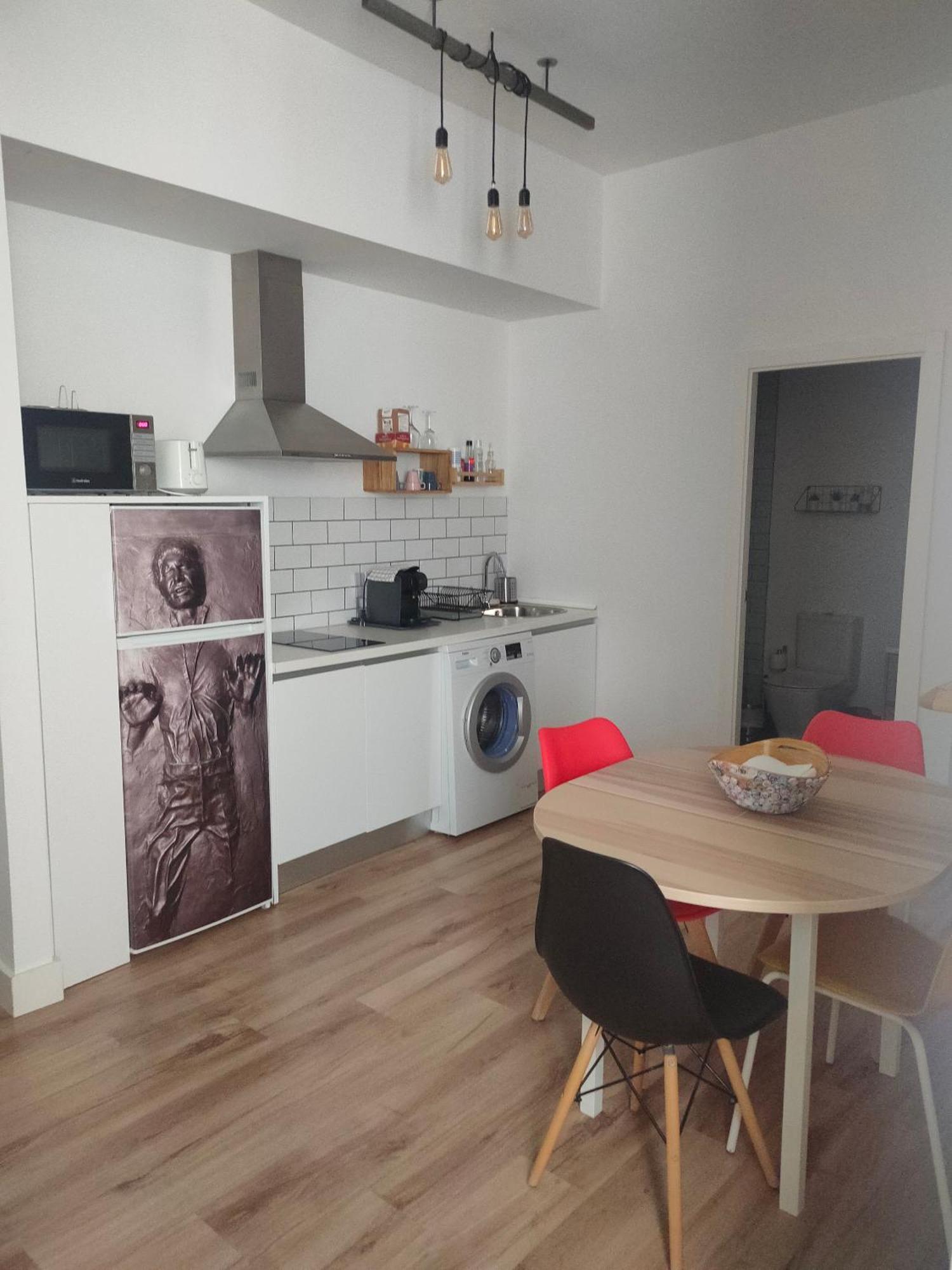 Bright Deluxe Apartment