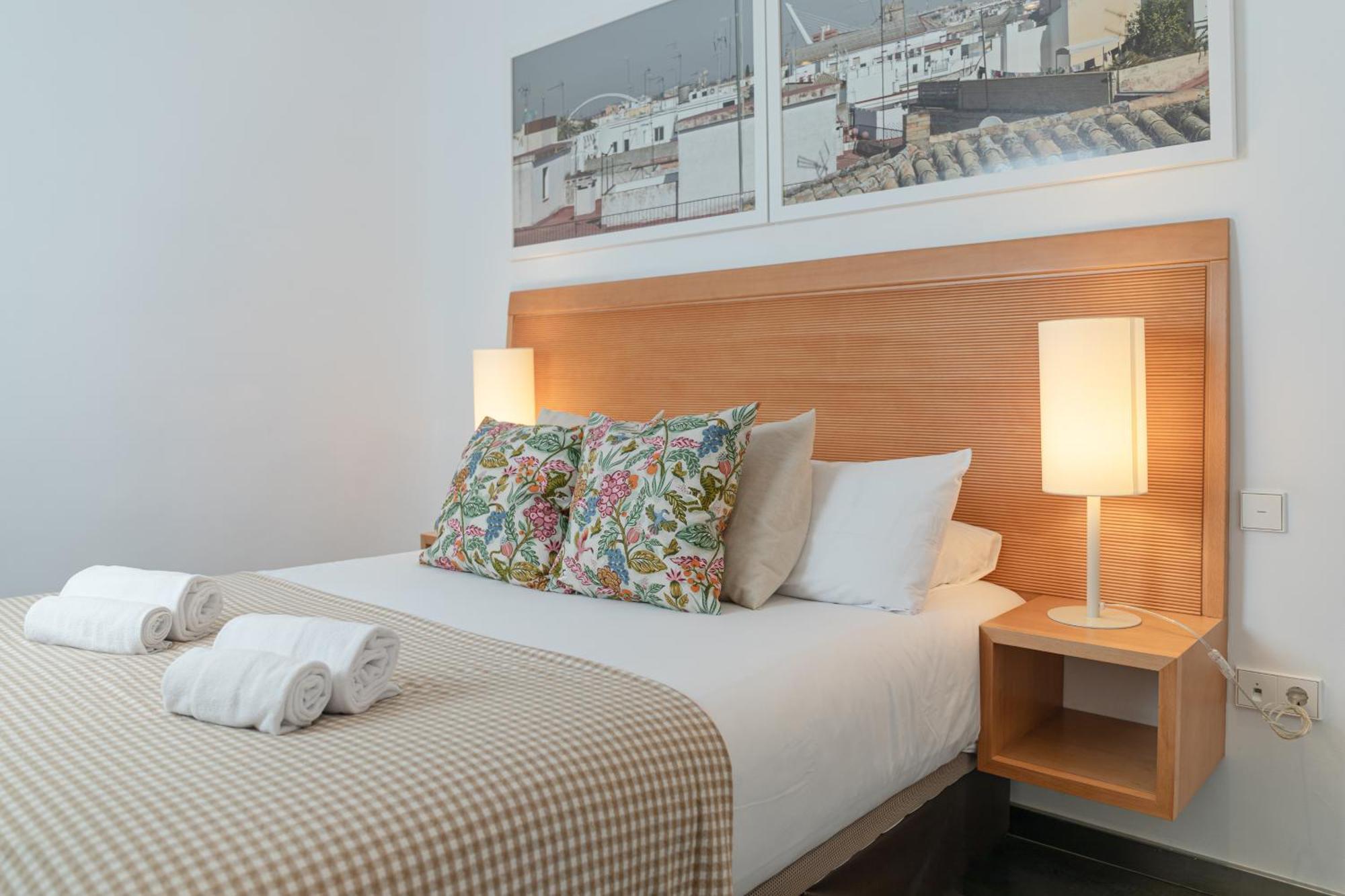 Two-Bedroom Apartment Sofa Bed