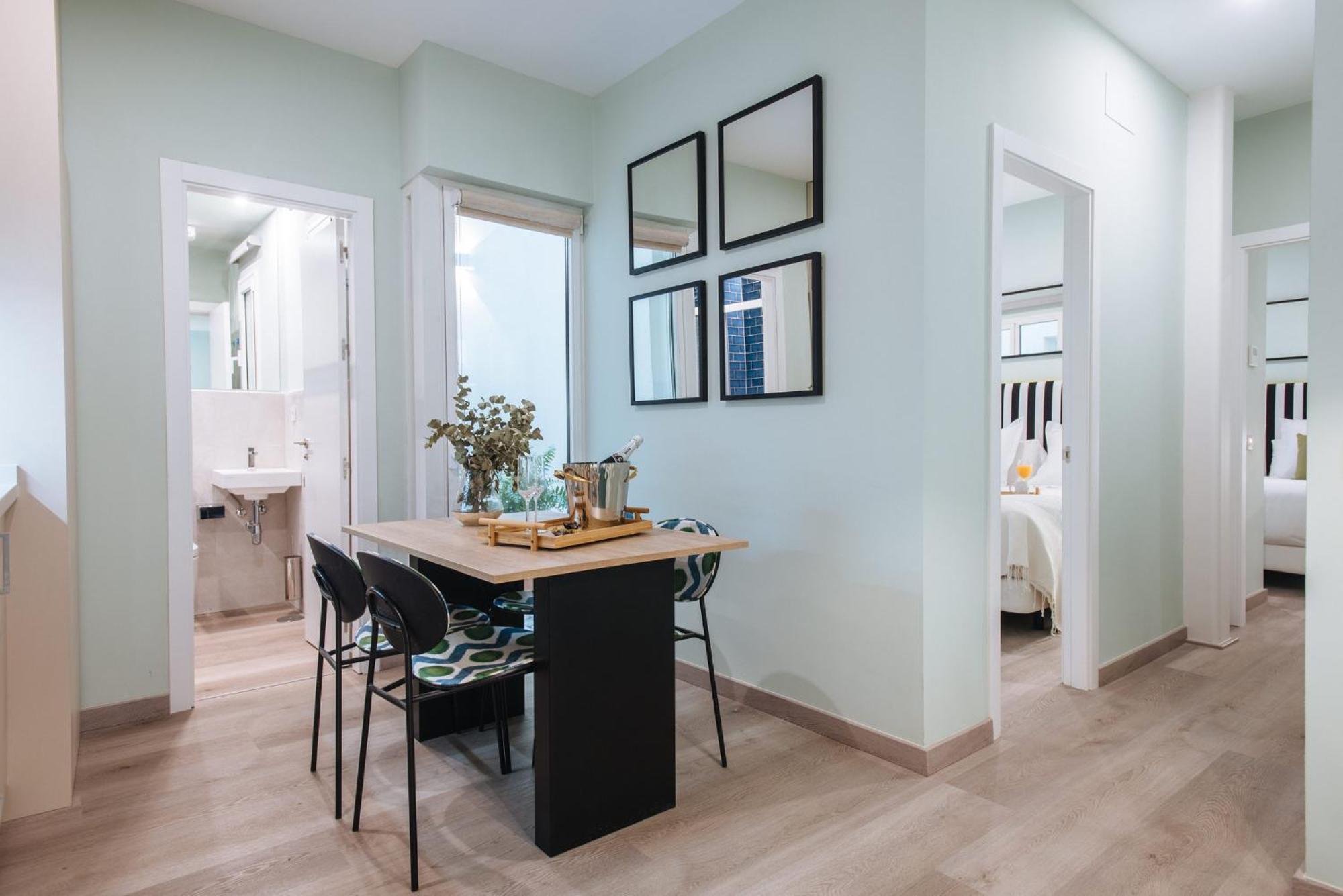 Deluxe Apartment