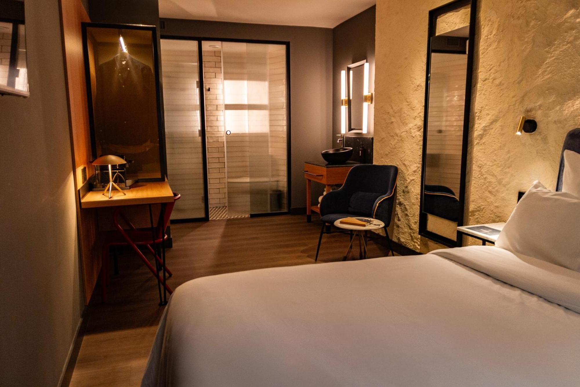 Superior Double Room,1659662697:JPEG