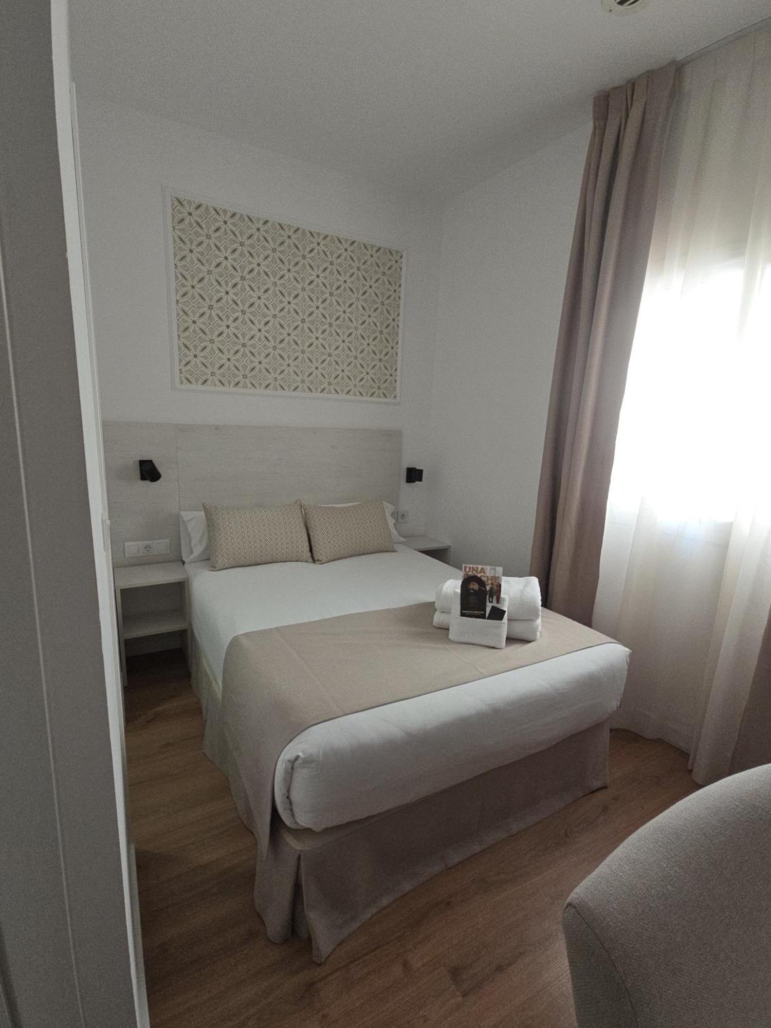 Budget Double Room,1661163854:JPEG