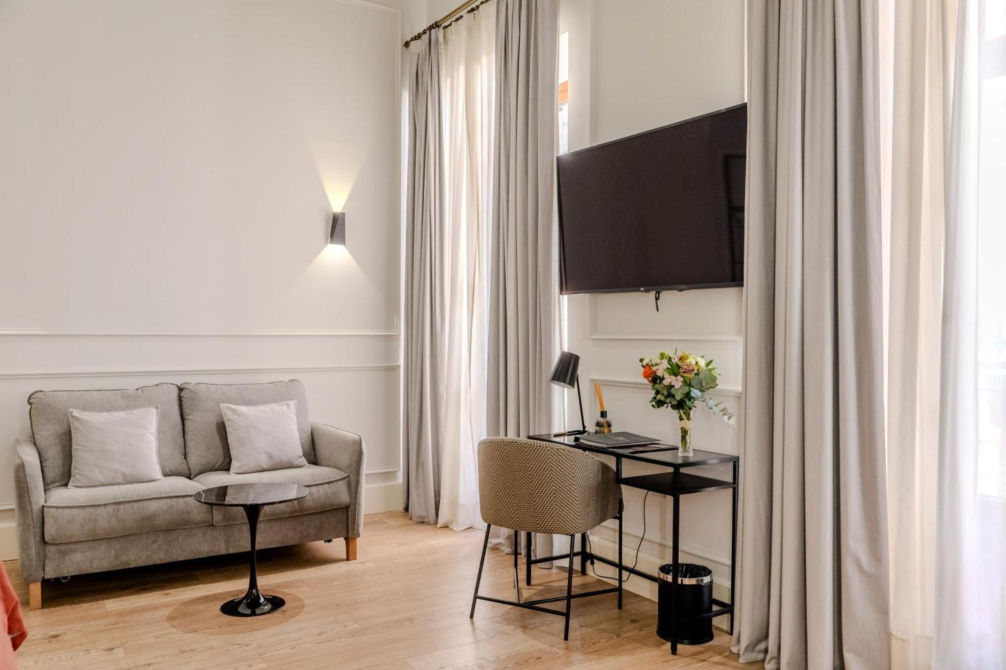 Grand Deluxe Room Balcony,1718649036:JPEG