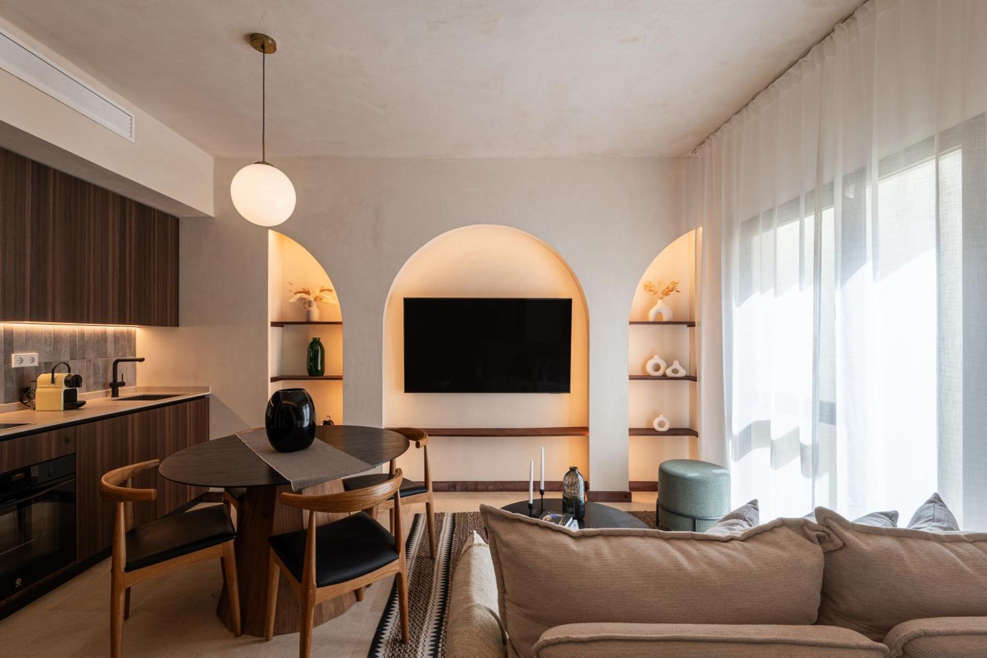 One-Bedroom Apartment with Balcony,1706804063:JPEG