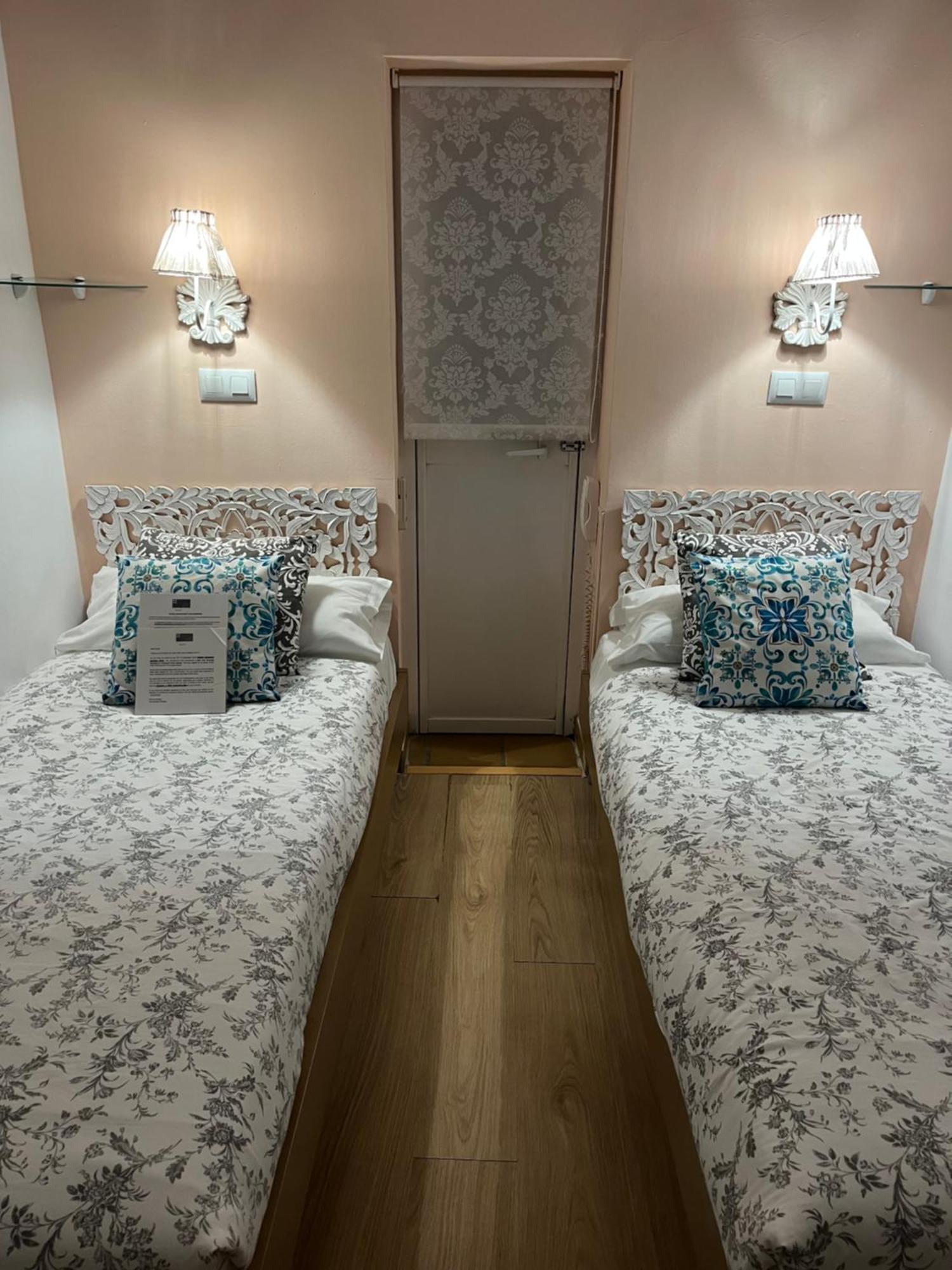 Twin Room,1722905940:JPEG