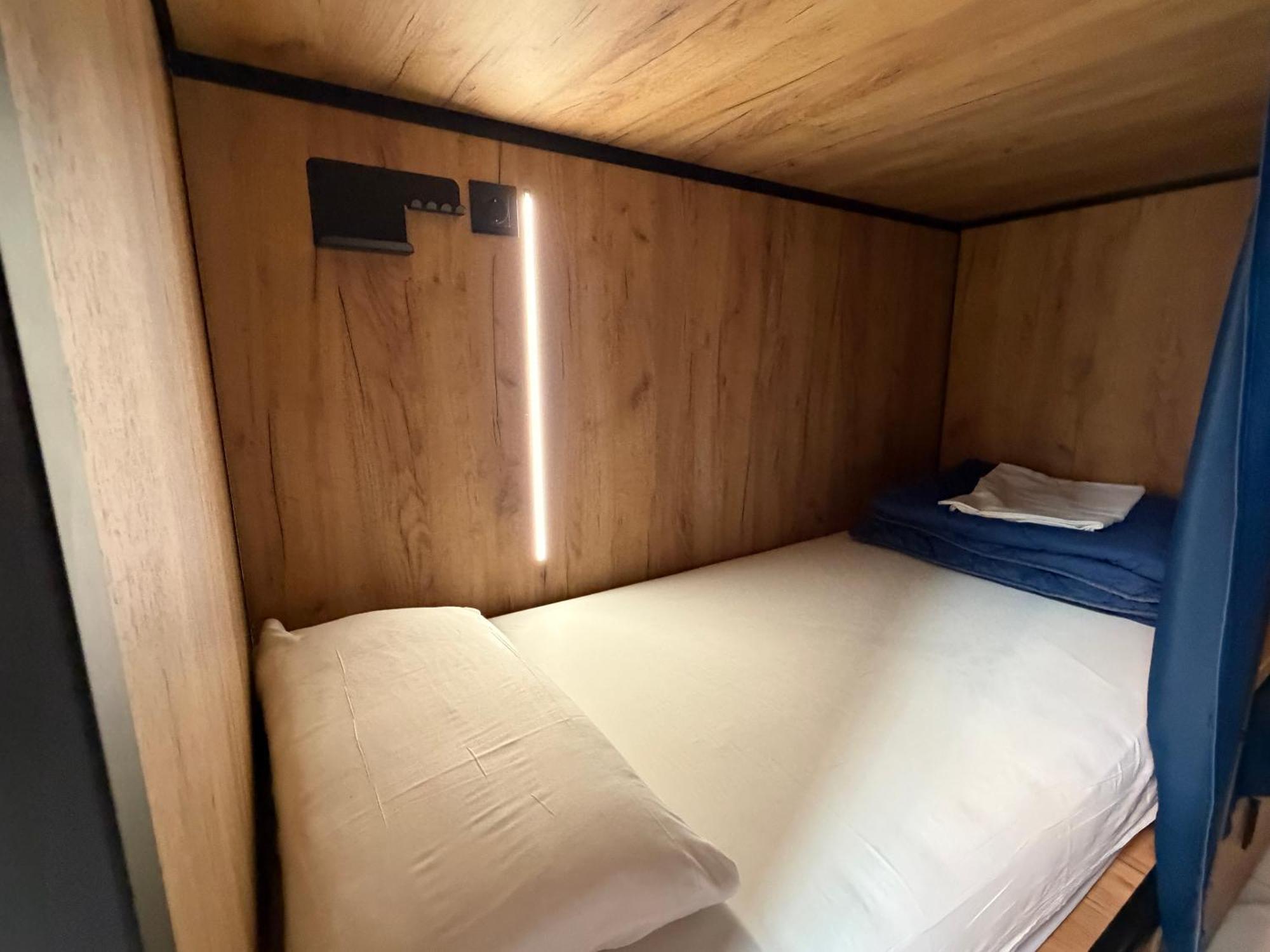 Bed 12-Bed Female Dormitory Room
