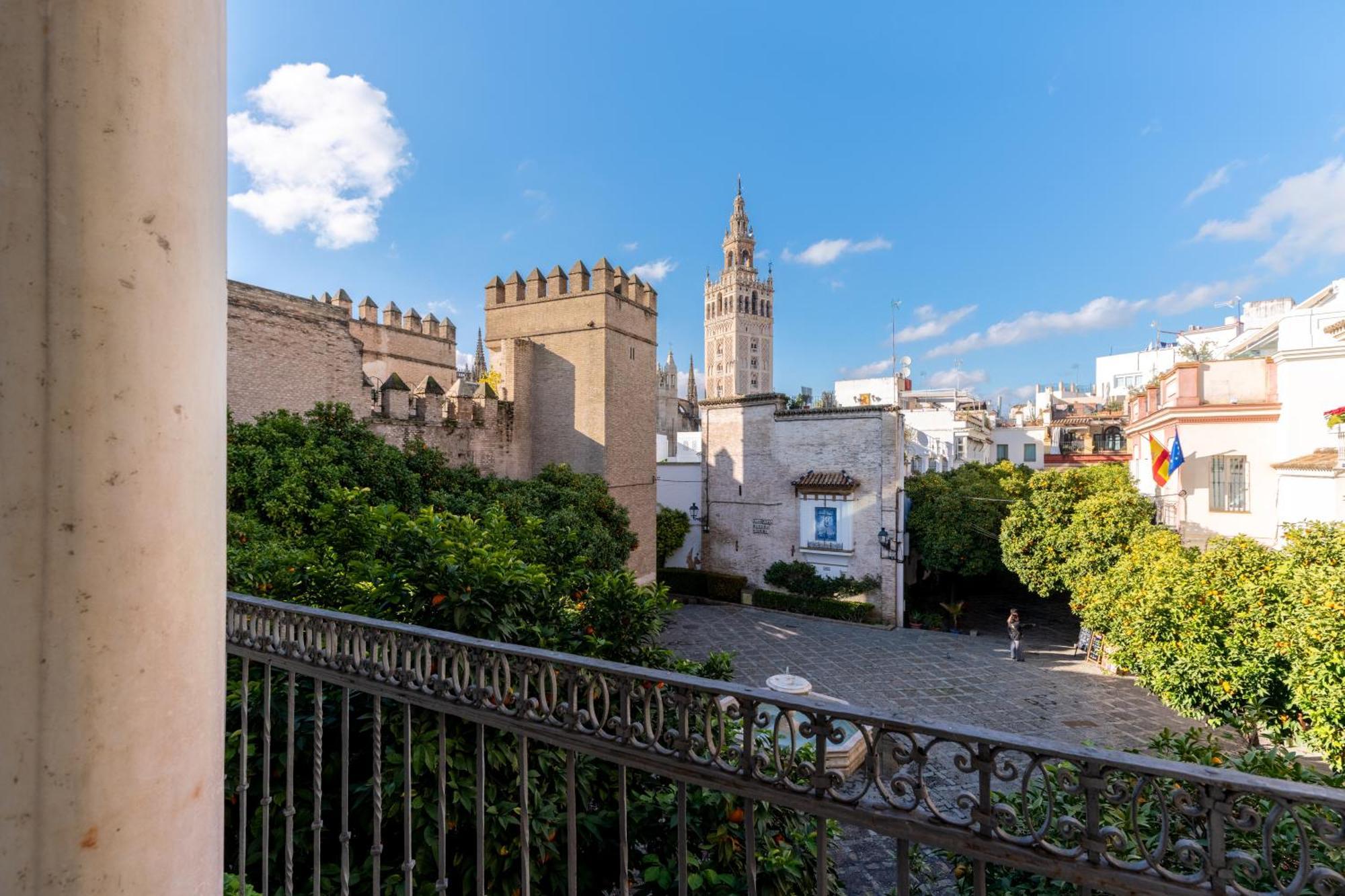 Deluxe Apartment Giralda views
