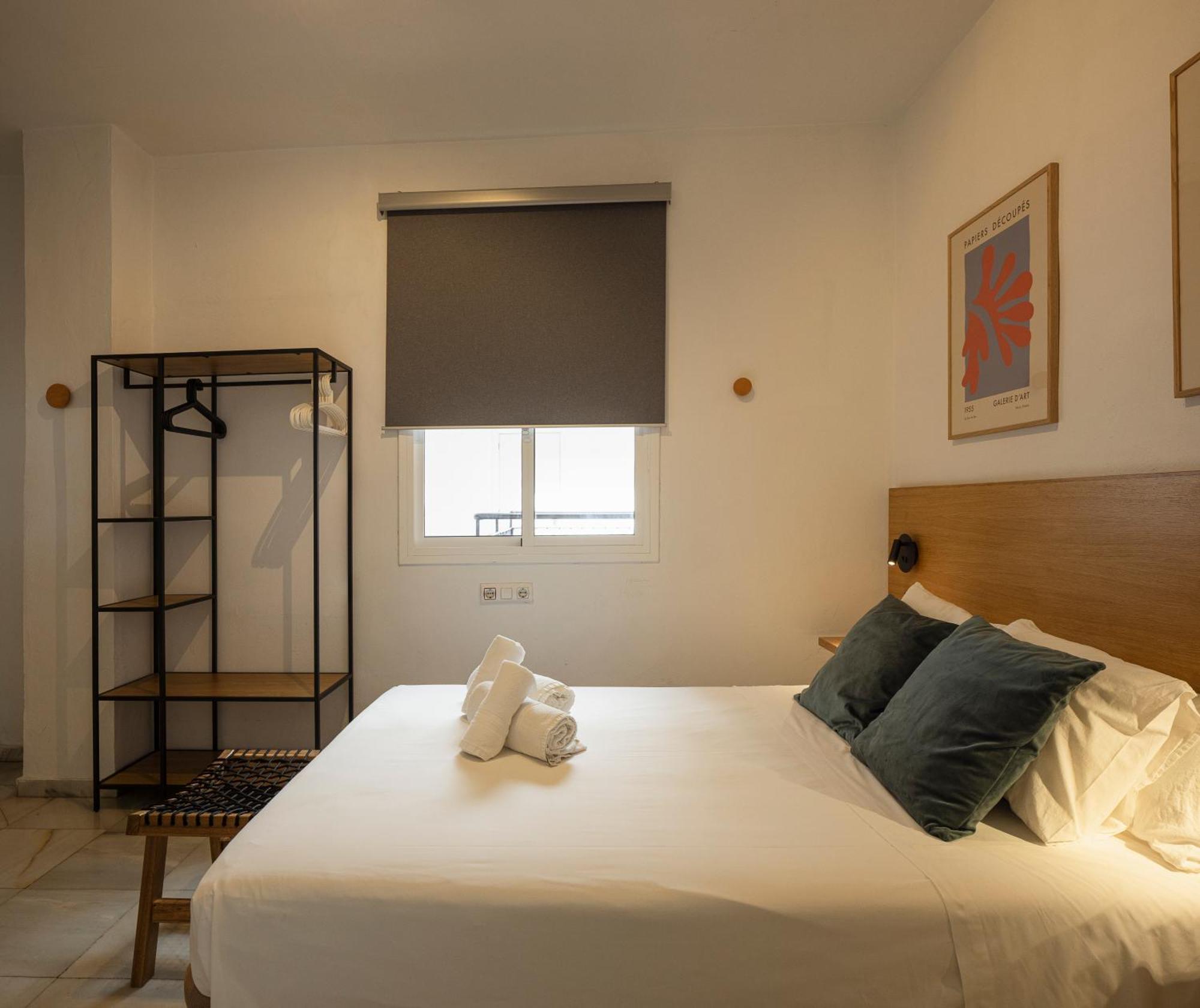 Standard Queen Room