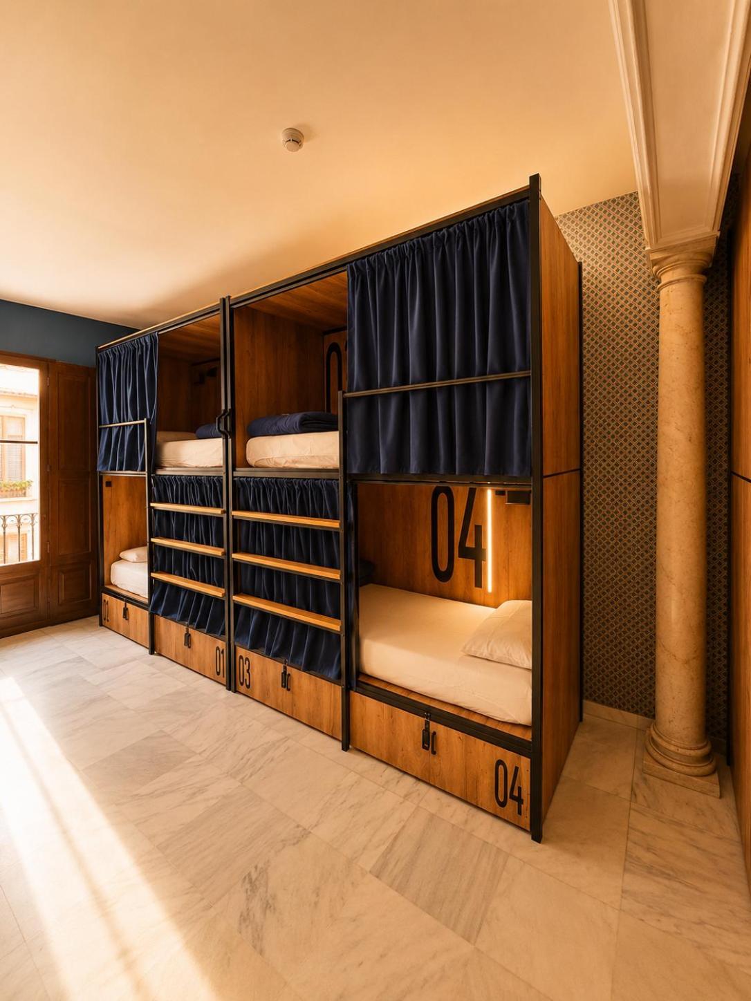 Bed 10-Bed Mixed Dormitory Room