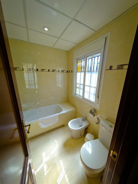 Double or Twin Room Private Bathroom,644237061:JPEG