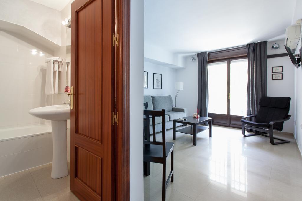One-Bedroom Apartment first floor Laraña 11