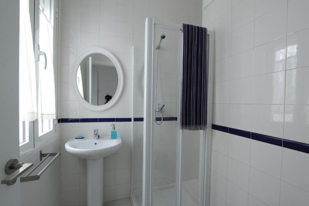 Two-Bedroom Apartment with Patio,37068616: