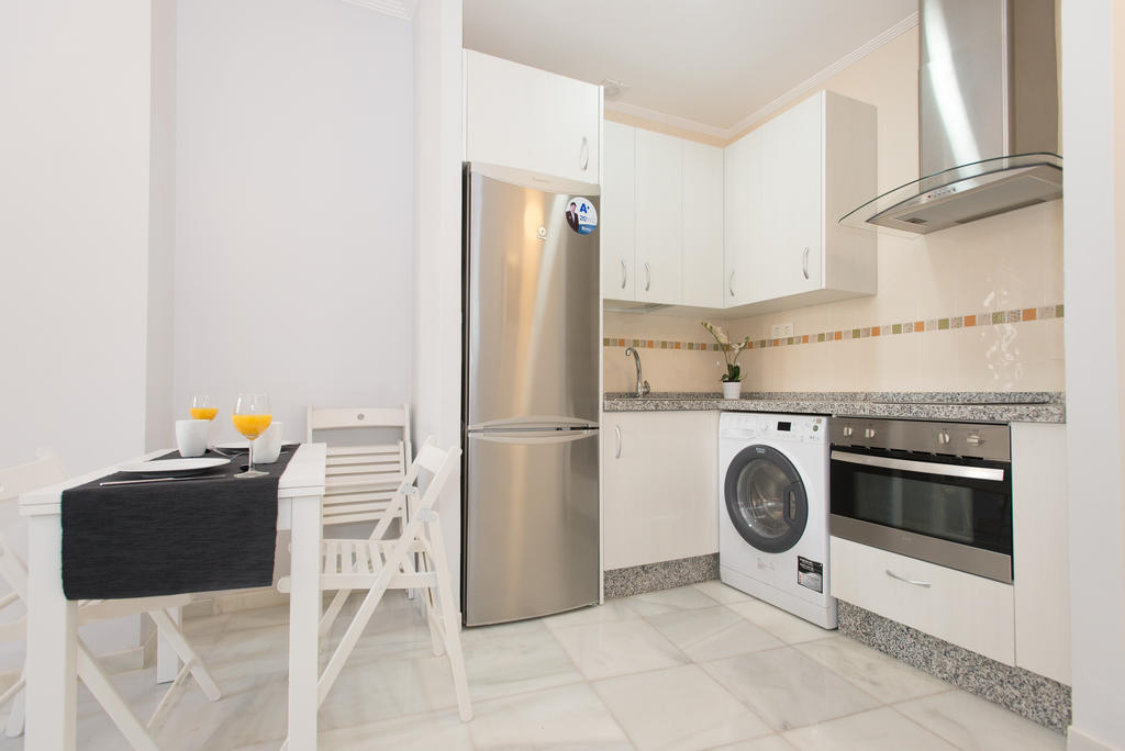 One-Bedroom Ground Floor Apartment PE1 Plaza Europa 2