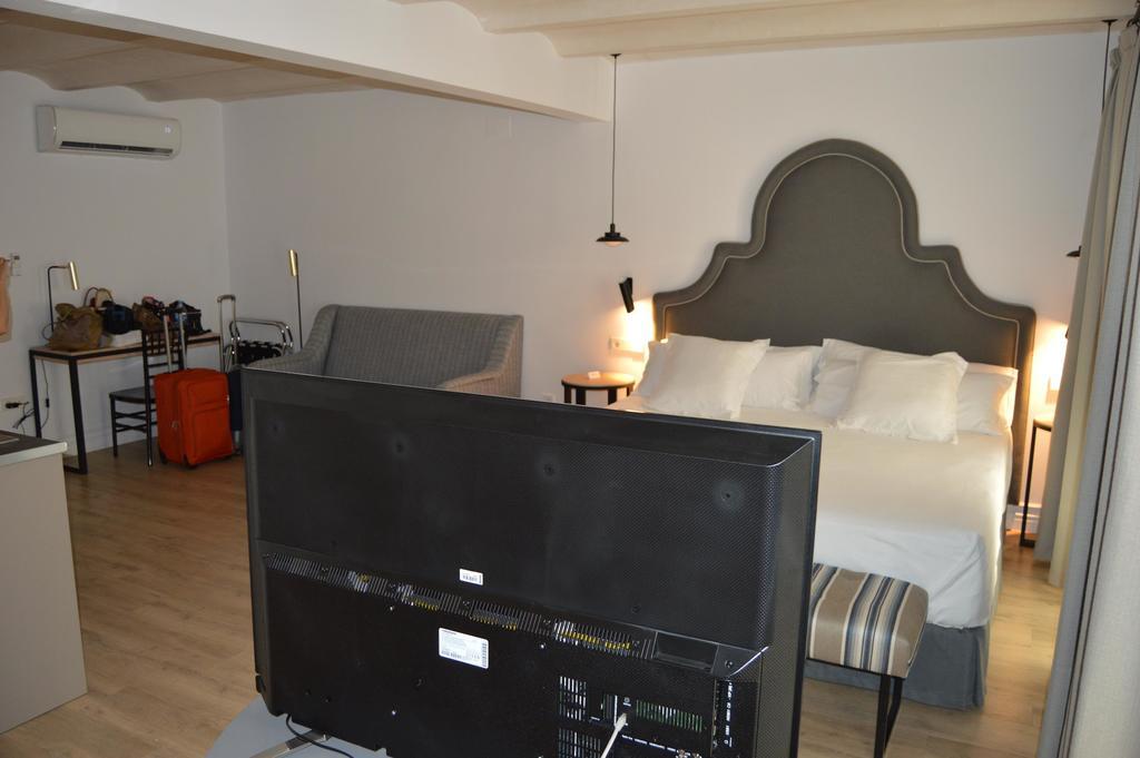 Deluxe Studio