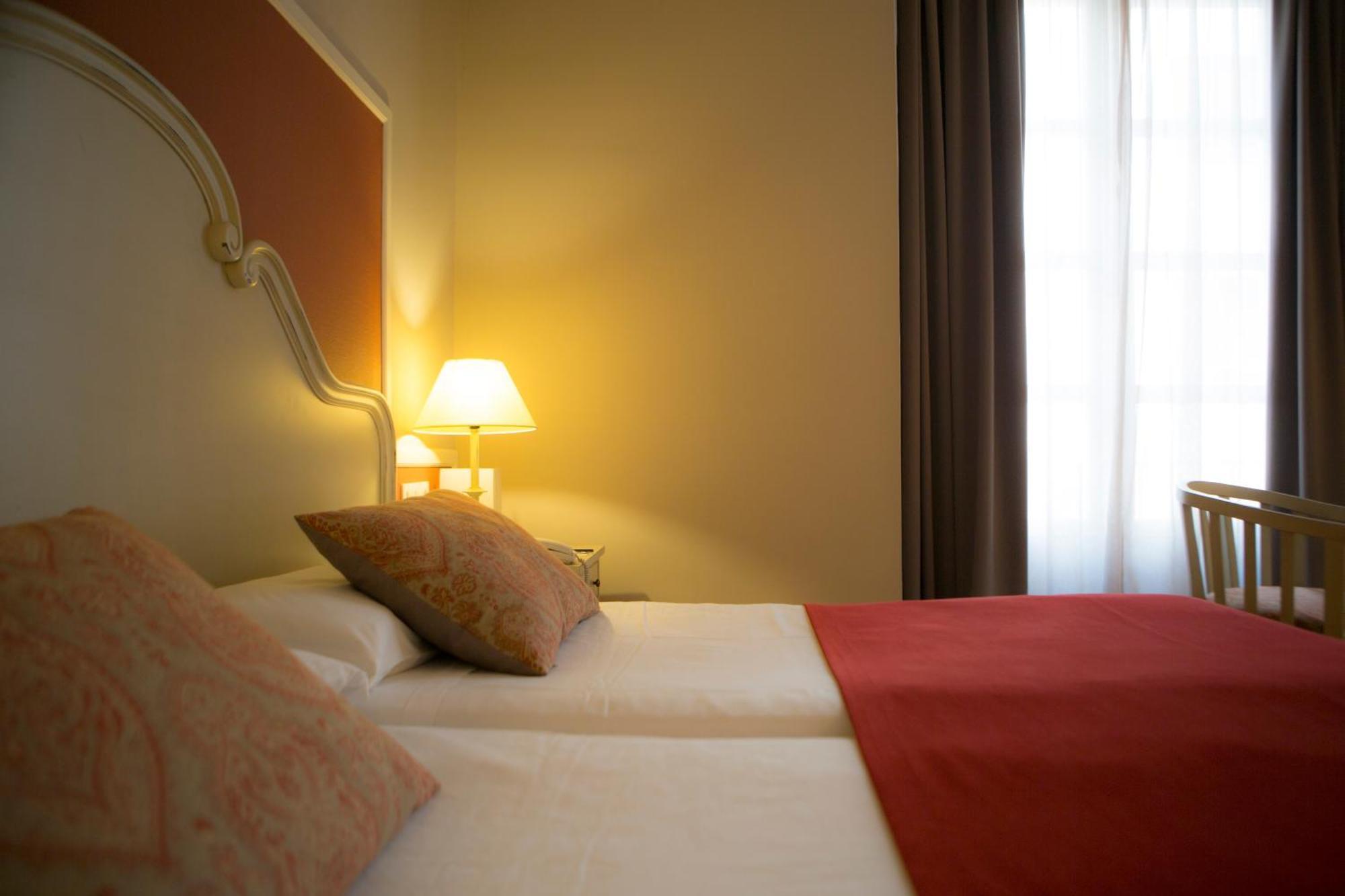 Basic Double Room,842318312:JPEG