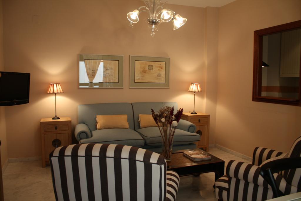 One-Bedroom Apartment,186451266:JPEG