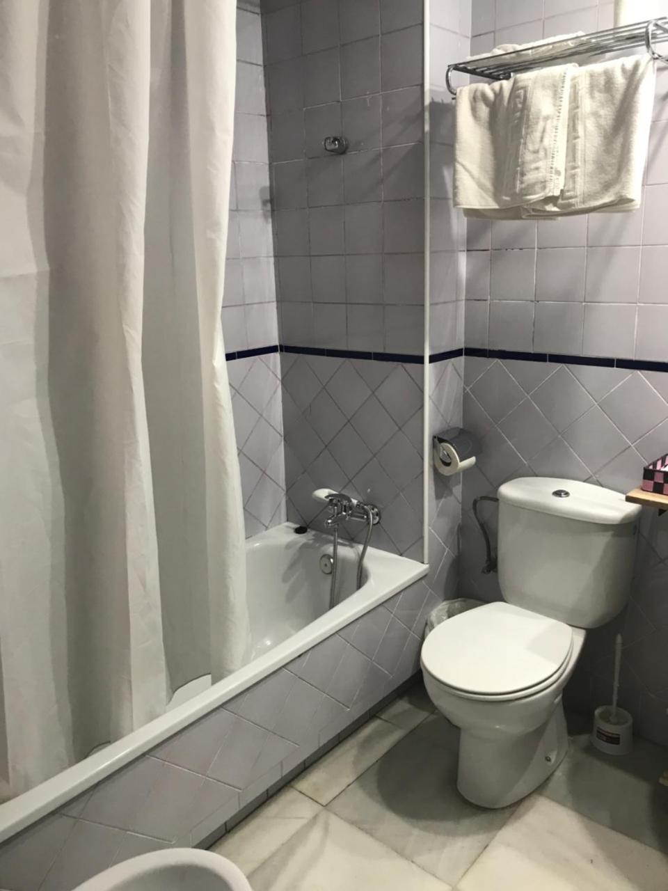 Twin Room,746579666:JPEG