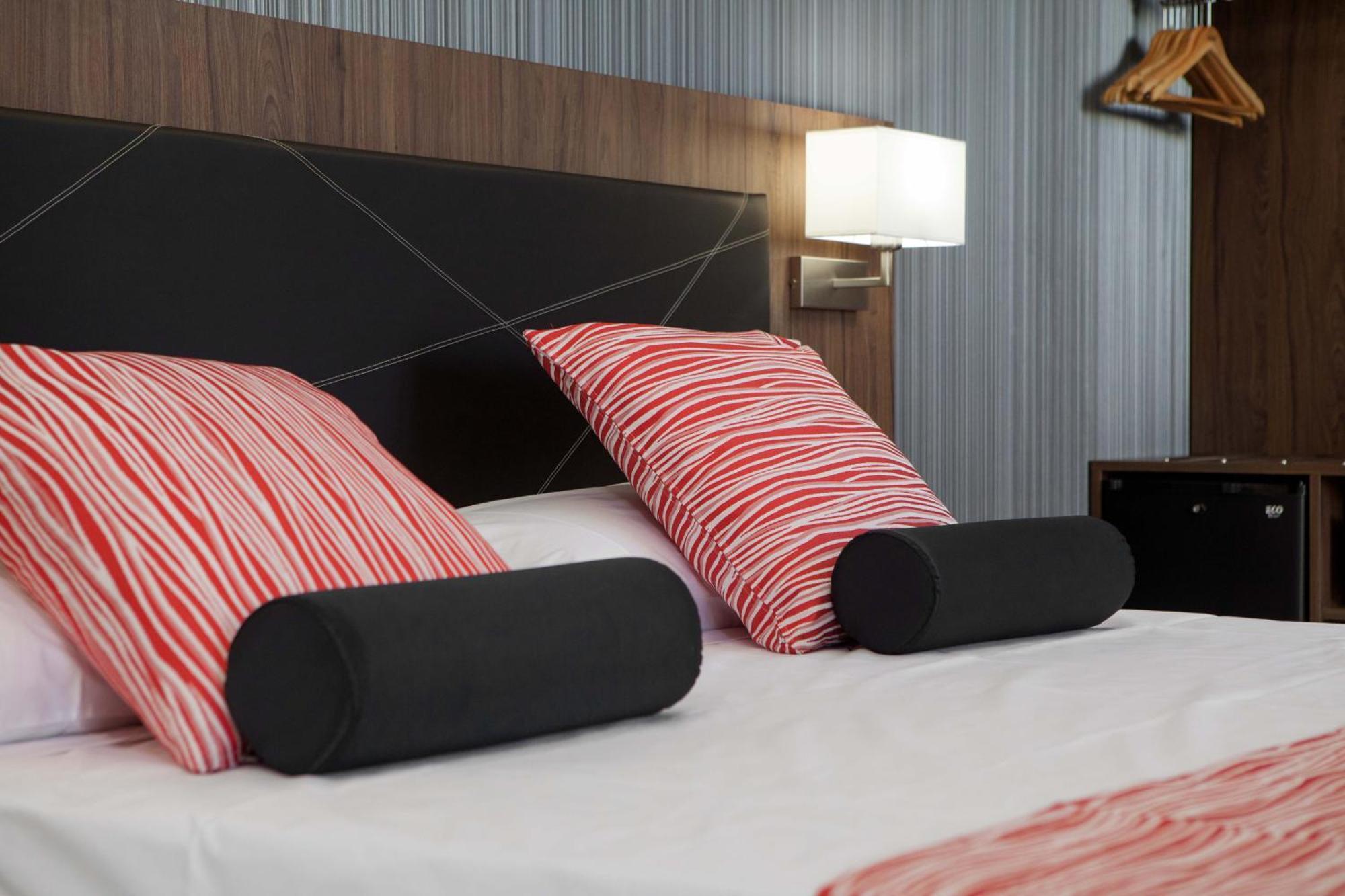 Budget Double Room,765626950:JPEG