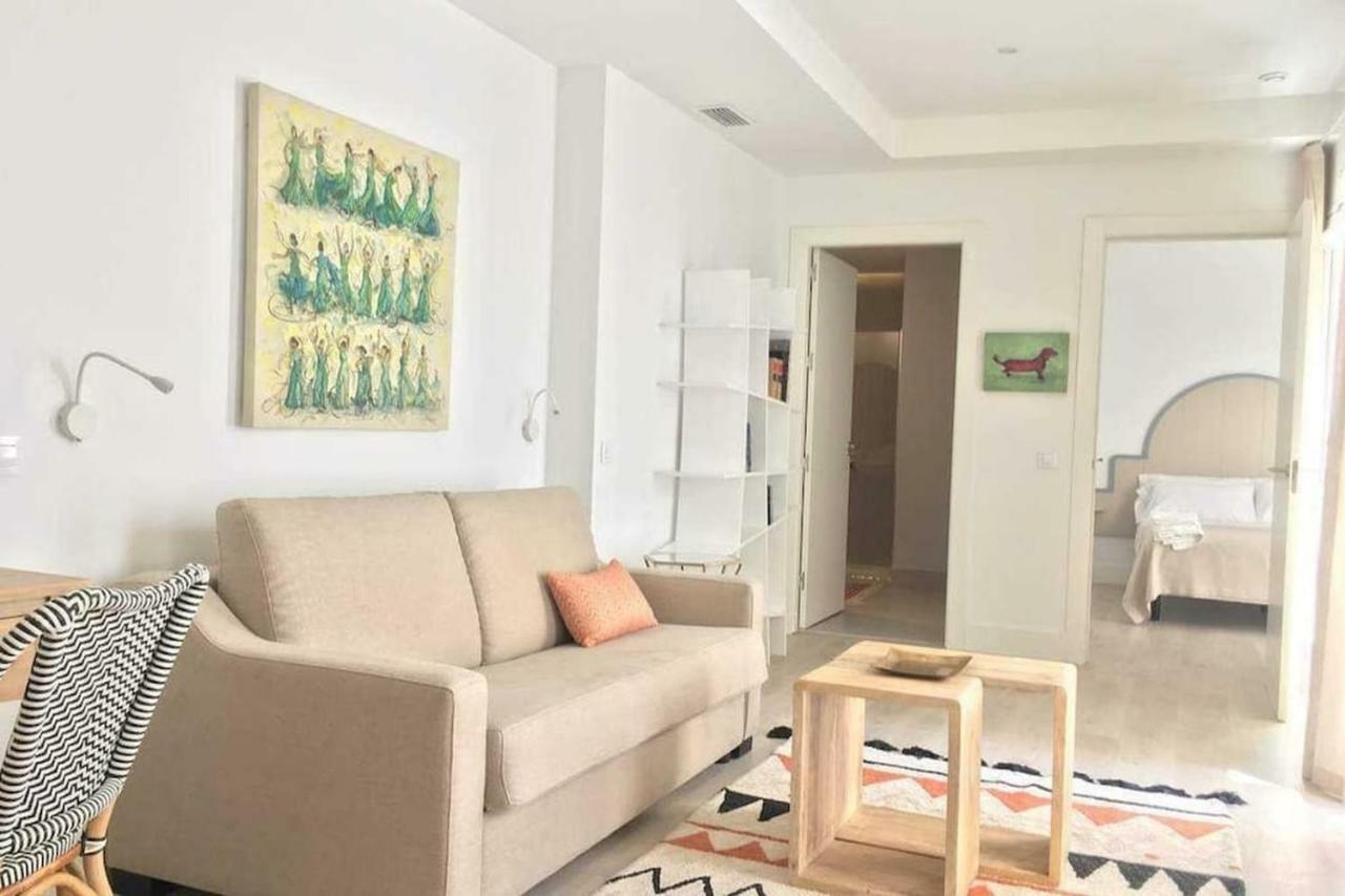 One-Bedroom Apartment,804811488:JPEG