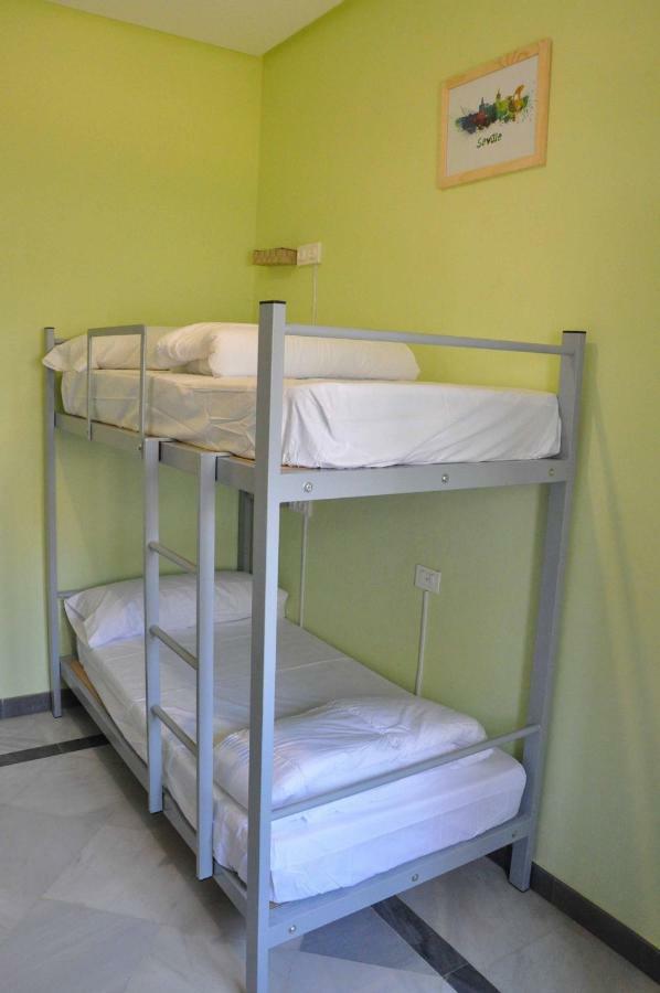 Bed 4-Bed Mixed Dormitory Room