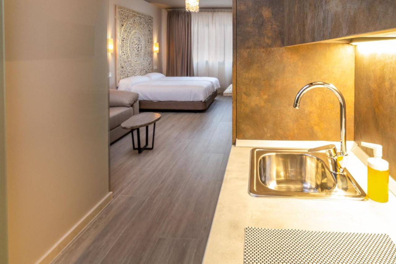 Studio Apartment