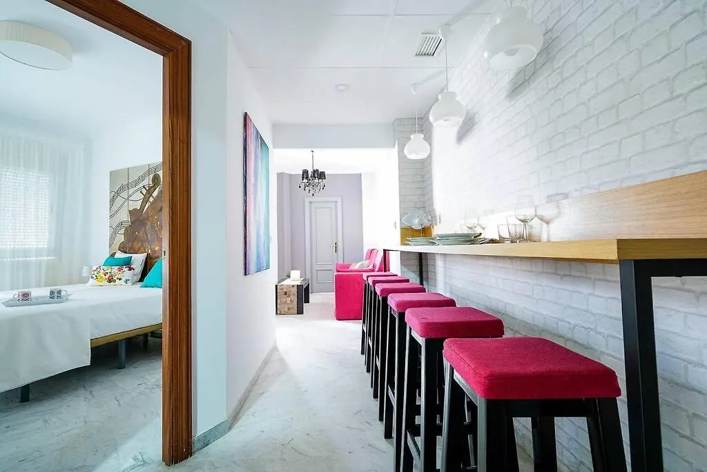 Lovely And Chic Apartment In The Heart Of Seville-1